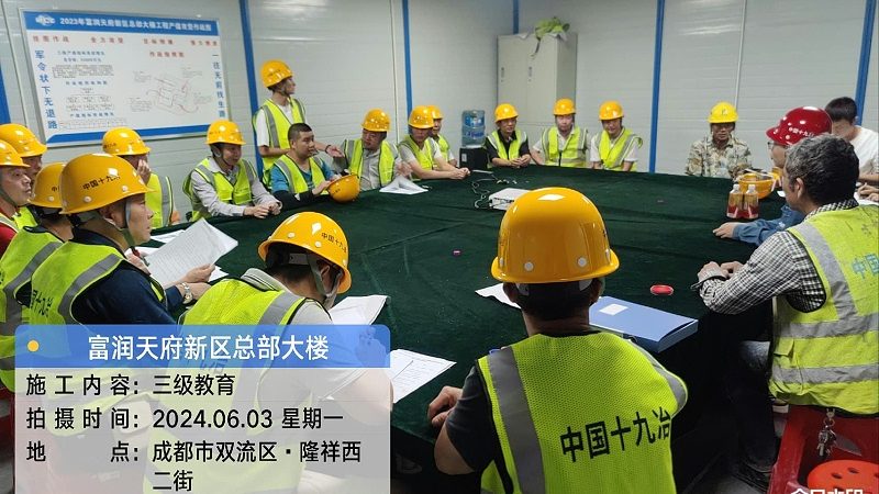 网课服务器托管的价格受多种因素影响，以下列举几个关键因素：