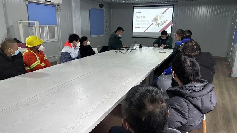 根据相关政策，以下人员可以申请职业技能提升补贴：